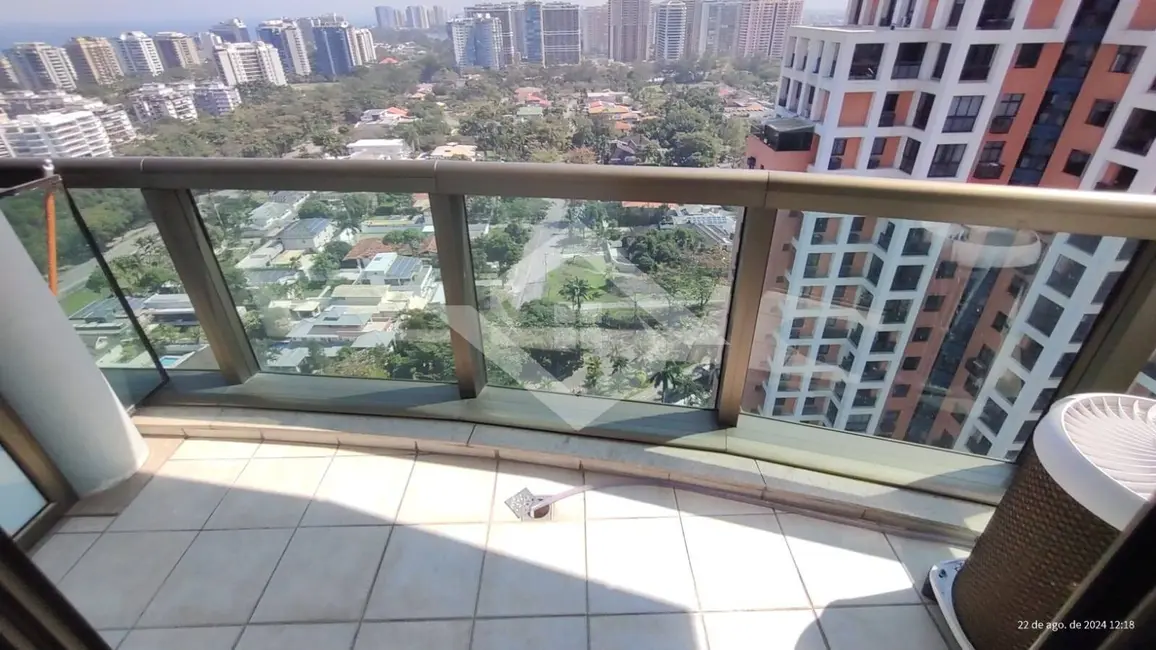 Foto 2 de Apartamento com 2 quartos à venda, 65m2 em Barra da Tijuca, Rio De Janeiro - RJ