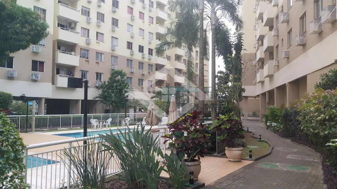 Foto 2 de Apartamento com 2 quartos à venda, 56m2 em Taquara, Rio De Janeiro - RJ