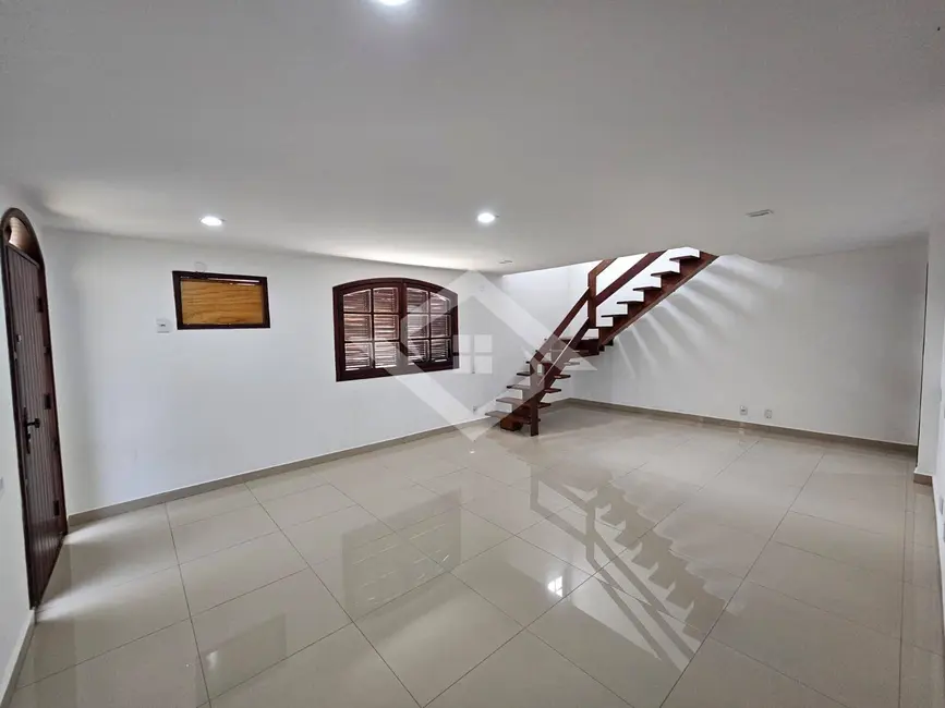 Casa com 4 quartos à venda, 300m2 em Barra da Tijuca, Rio De Janeiro - RJ - imagem 9 Foto 9 de Casa com 4 quartos à venda, 300m2 em Barra da Tijuca, Rio De Janeiro - RJ