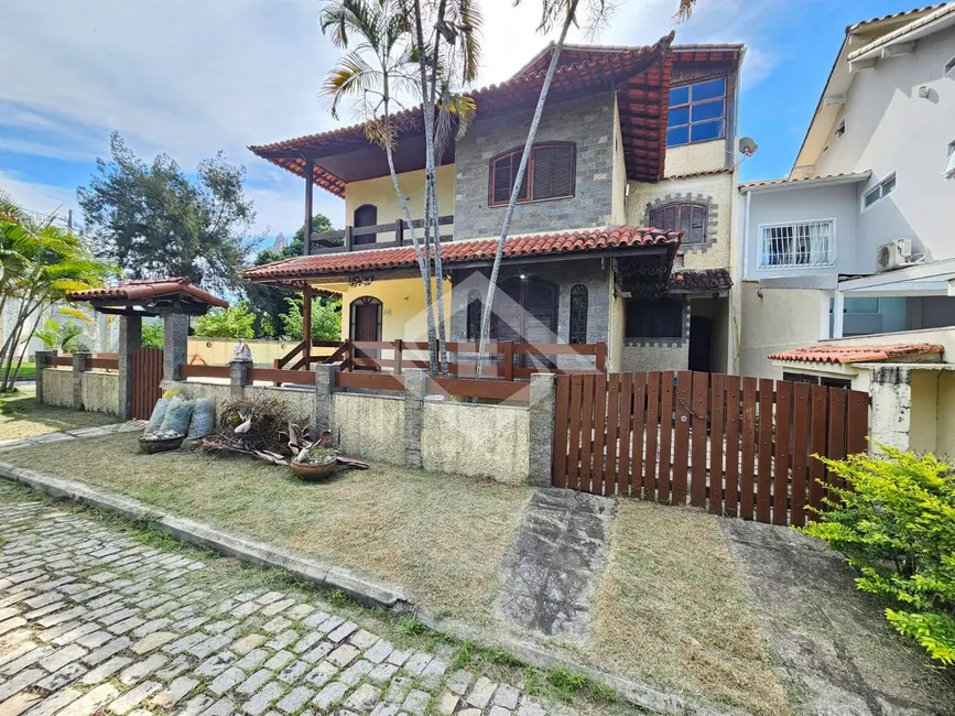 Casa com 4 quartos à venda, 300m2 em Barra da Tijuca, Rio De Janeiro - RJ - imagem 3 Foto 3 de Casa com 4 quartos à venda, 300m2 em Barra da Tijuca, Rio De Janeiro - RJ