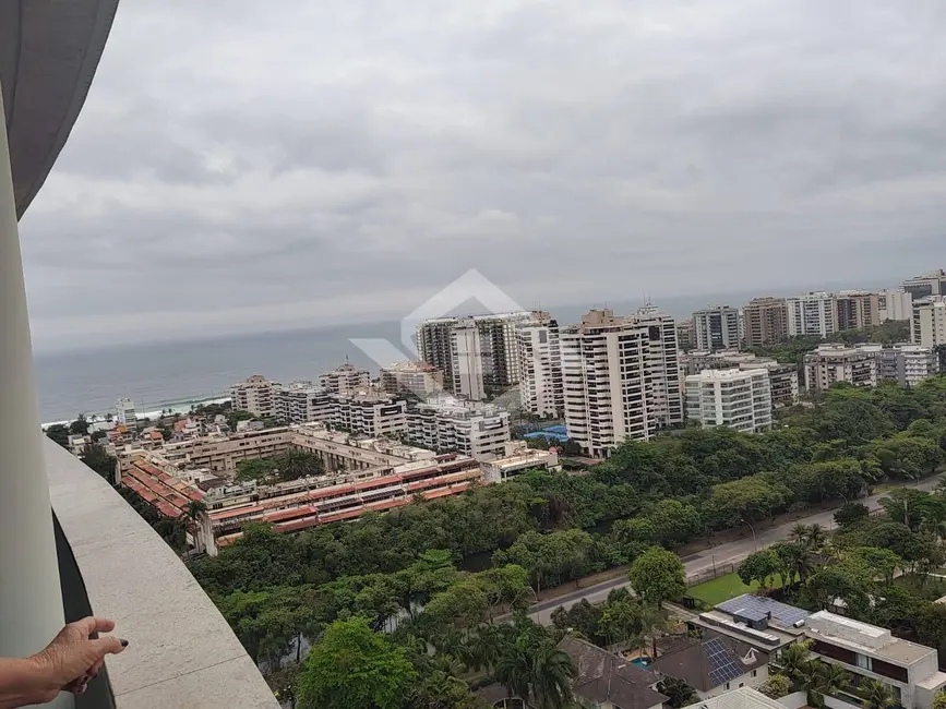 Foto 2 de Apartamento com 2 quartos à venda, 65m2 em Barra da Tijuca, Rio De Janeiro - RJ