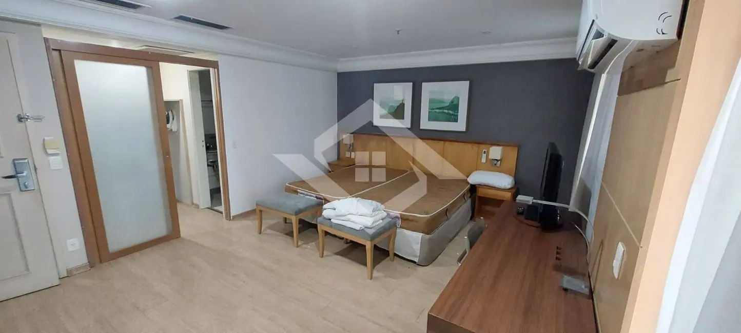 Foto 2 de Apartamento com 2 quartos à venda, 65m2 em Barra da Tijuca, Rio De Janeiro - RJ