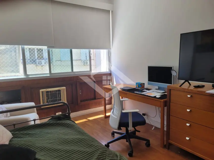 Apartamento com 4 quartos à venda, 177m2 em Copacabana, Rio De Janeiro - RJ - imagem 3 Foto 3 de Apartamento com 4 quartos à venda, 177m2 em Copacabana, Rio De Janeiro - RJ