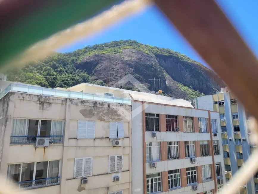 Apartamento com 4 quartos à venda, 177m2 em Copacabana, Rio De Janeiro - RJ - imagem 4 Foto 4 de Apartamento com 4 quartos à venda, 177m2 em Copacabana, Rio De Janeiro - RJ