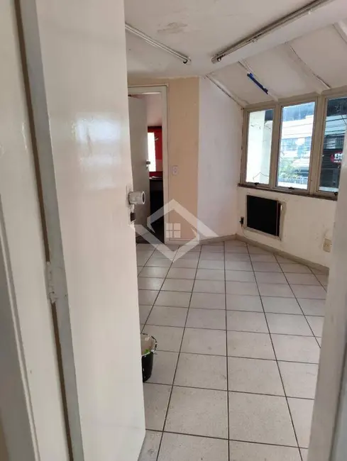 Loja à venda, 160m2 em Centro, Niteroi - RJ - imagem 3 Foto 3 de Loja à venda, 160m2 em Centro, Niteroi - RJ