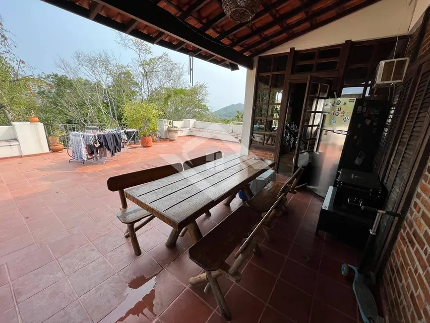 Foto 9 de Casa com 4 quartos à venda, 275m2 em Itaipu, Niteroi - RJ