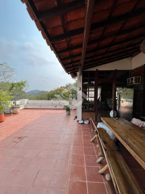 Foto 3 de Casa com 4 quartos à venda, 275m2 em Itaipu, Niteroi - RJ