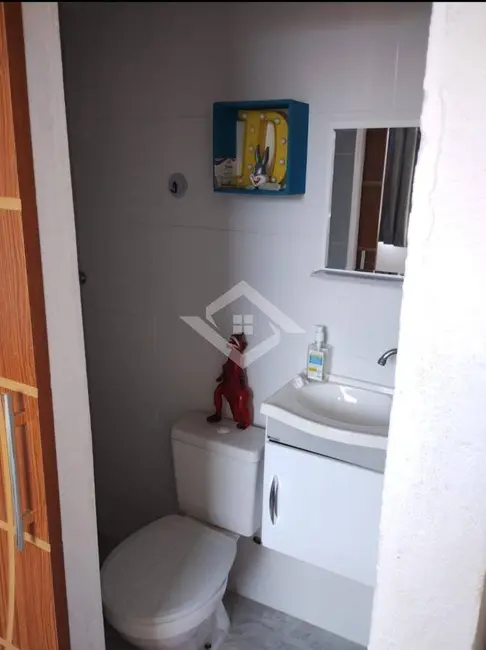 Casa com 3 quartos à venda e para alugar, 104m2 em Comendador Soares, Nova Iguacu - RJ - imagem 4 Foto 4 de Casa com 3 quartos à venda e para alugar, 104m2 em Comendador Soares, Nova Iguacu - RJ