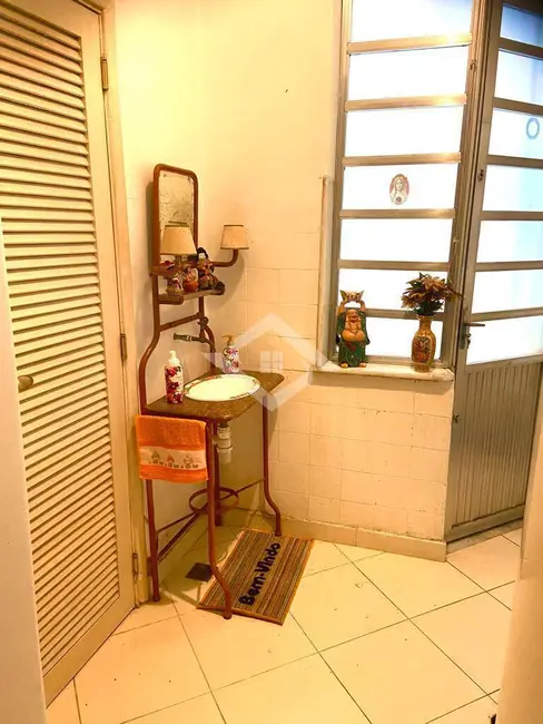 Apartamento com 2 quartos à venda, 80m2 em Copacabana, Rio De Janeiro - RJ - imagem 4 Foto 4 de Apartamento com 2 quartos à venda, 80m2 em Copacabana, Rio De Janeiro - RJ