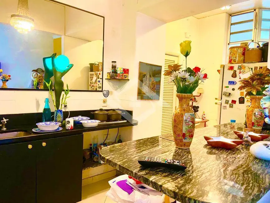 Apartamento com 2 quartos à venda, 80m2 em Copacabana, Rio De Janeiro - RJ - imagem 1 Foto 1 de Apartamento com 2 quartos à venda, 80m2 em Copacabana, Rio De Janeiro - RJ