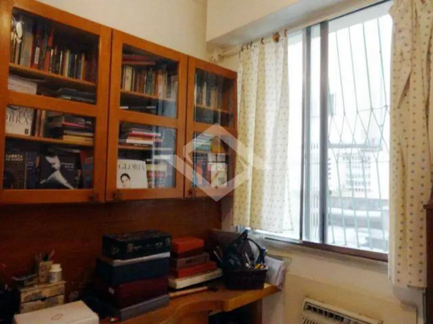 Apartamento com 2 quartos à venda, 80m2 em Copacabana, Rio De Janeiro - RJ - imagem 5 Foto 5 de Apartamento com 2 quartos à venda, 80m2 em Copacabana, Rio De Janeiro - RJ