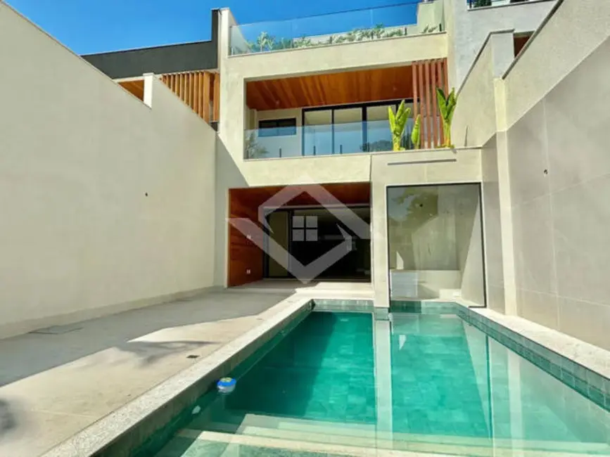 Foto 2 de Casa com 3 quartos à venda, 350m2 em Barra da Tijuca, Rio De Janeiro - RJ