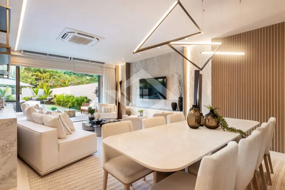 Casa com 3 quartos à venda, 322m2 em Barra da Tijuca, Rio De Janeiro - RJ - imagem 6 Foto 6 de Casa com 3 quartos à venda, 322m2 em Barra da Tijuca, Rio De Janeiro - RJ