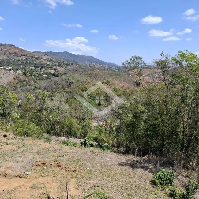 Casa com 2 quartos à venda, 134m2 em Paty Do Alferes - RJ - imagem 3 Foto 3 de Casa com 2 quartos à venda, 134m2 em Paty Do Alferes - RJ