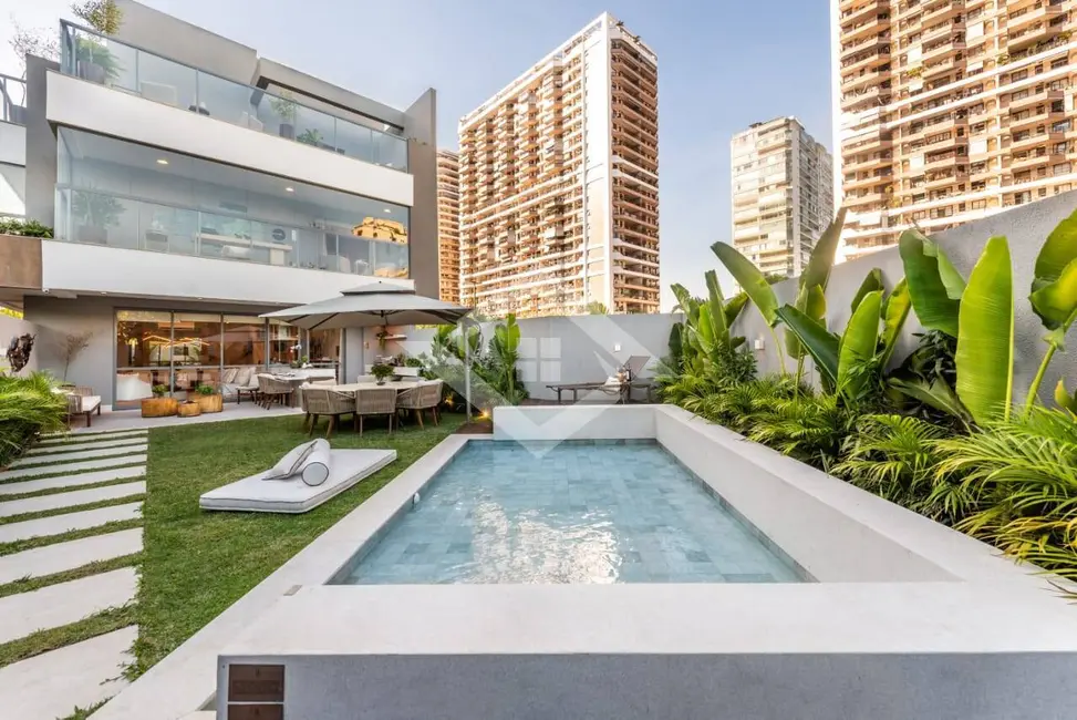 Casa com 3 quartos à venda, 282m2 em Barra da Tijuca, Rio De Janeiro - RJ - imagem 2 Foto 2 de Casa com 3 quartos à venda, 282m2 em Barra da Tijuca, Rio De Janeiro - RJ