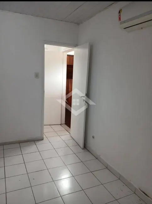 Foto 2 de Casa com 4 quartos para alugar, 100m2 em São Francisco, Niteroi - RJ