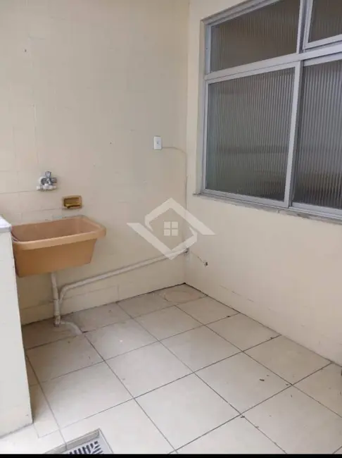 Casa com 4 quartos para alugar, 100m2 em São Francisco, Niteroi - RJ - imagem 9 Foto 9 de Casa com 4 quartos para alugar, 100m2 em São Francisco, Niteroi - RJ
