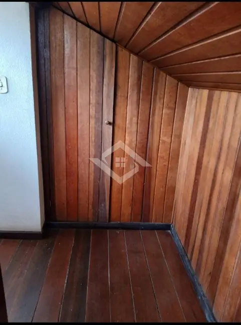 Casa com 4 quartos para alugar, 100m2 em São Francisco, Niteroi - RJ - imagem 6 Foto 6 de Casa com 4 quartos para alugar, 100m2 em São Francisco, Niteroi - RJ