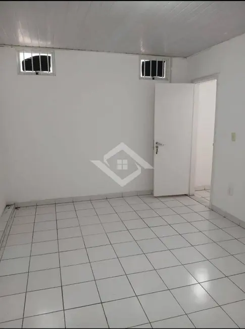 Casa com 4 quartos para alugar, 100m2 em São Francisco, Niteroi - RJ - imagem 3 Foto 3 de Casa com 4 quartos para alugar, 100m2 em São Francisco, Niteroi - RJ
