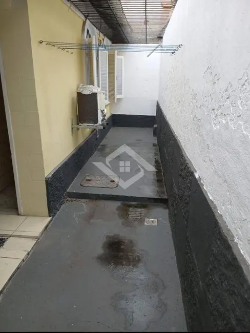 Casa com 4 quartos para alugar, 100m2 em São Francisco, Niteroi - RJ - imagem 8 Foto 8 de Casa com 4 quartos para alugar, 100m2 em São Francisco, Niteroi - RJ
