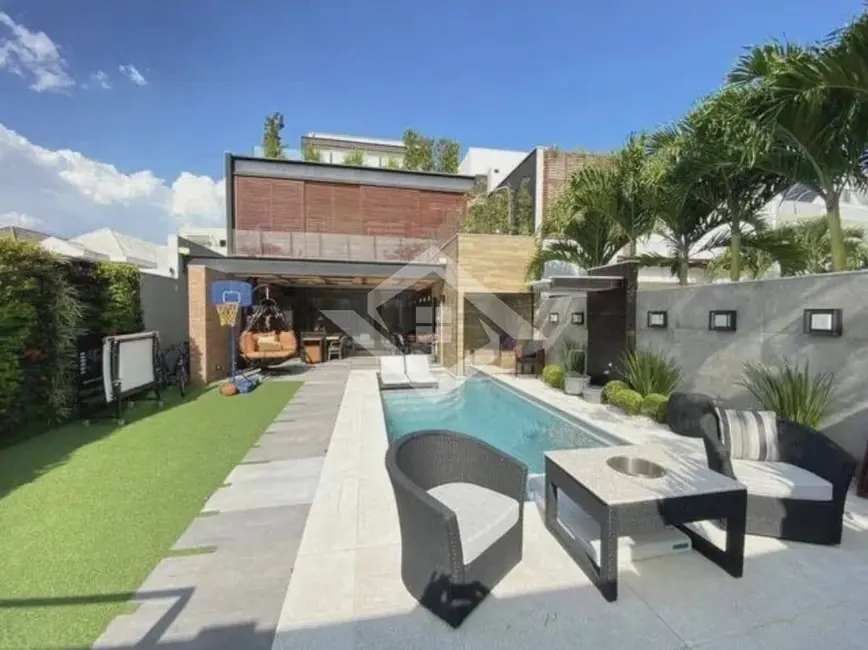 Foto 1 de Casa com 5 quartos à venda, 430m2 em Barra da Tijuca, Rio De Janeiro - RJ