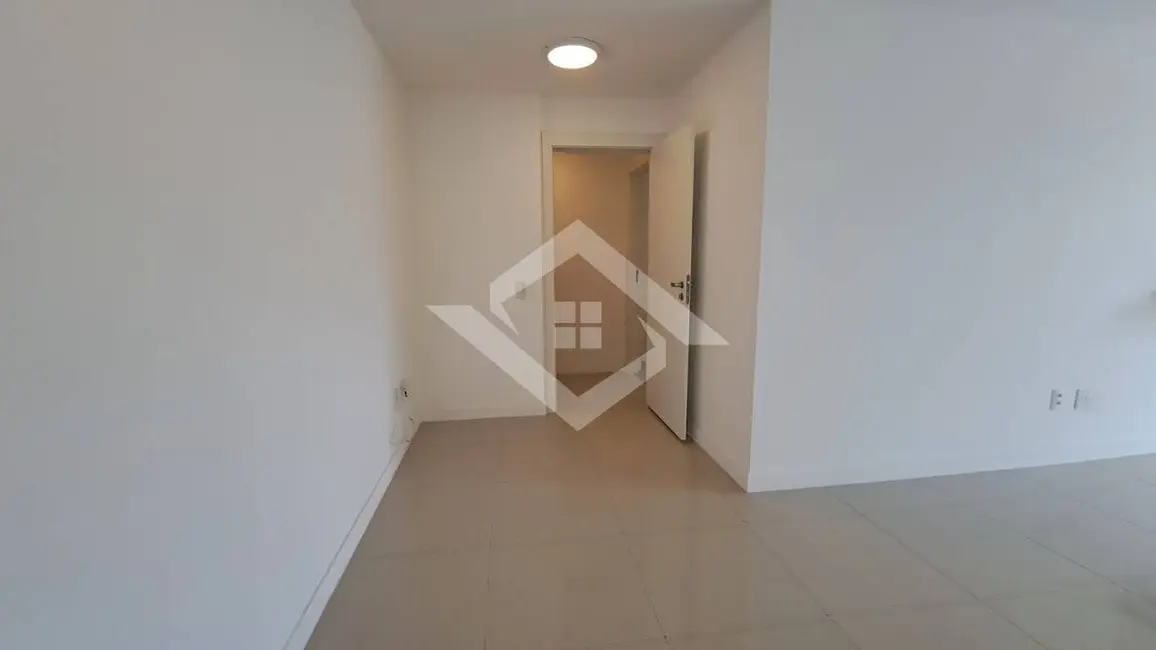 Foto 3 de Apartamento com 2 quartos à venda, 79m2 em Barra da Tijuca, Rio De Janeiro - RJ