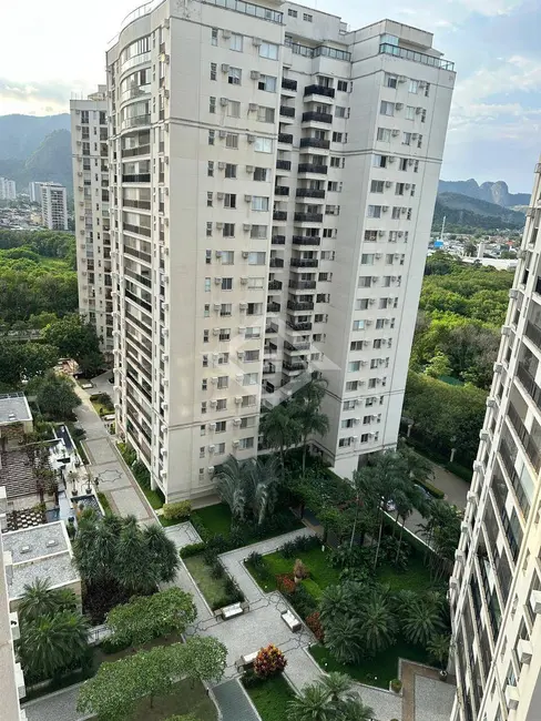 Foto 2 de Apartamento com 4 quartos à venda, 166m2 em Rio De Janeiro - RJ