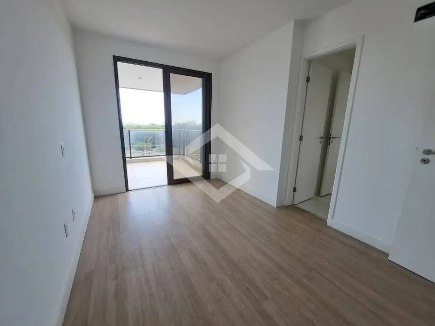 Apartamento com 3 quartos à venda, 131m2 em Rio De Janeiro - RJ - imagem 9 Foto 9 de Apartamento com 3 quartos à venda, 131m2 em Rio De Janeiro - RJ