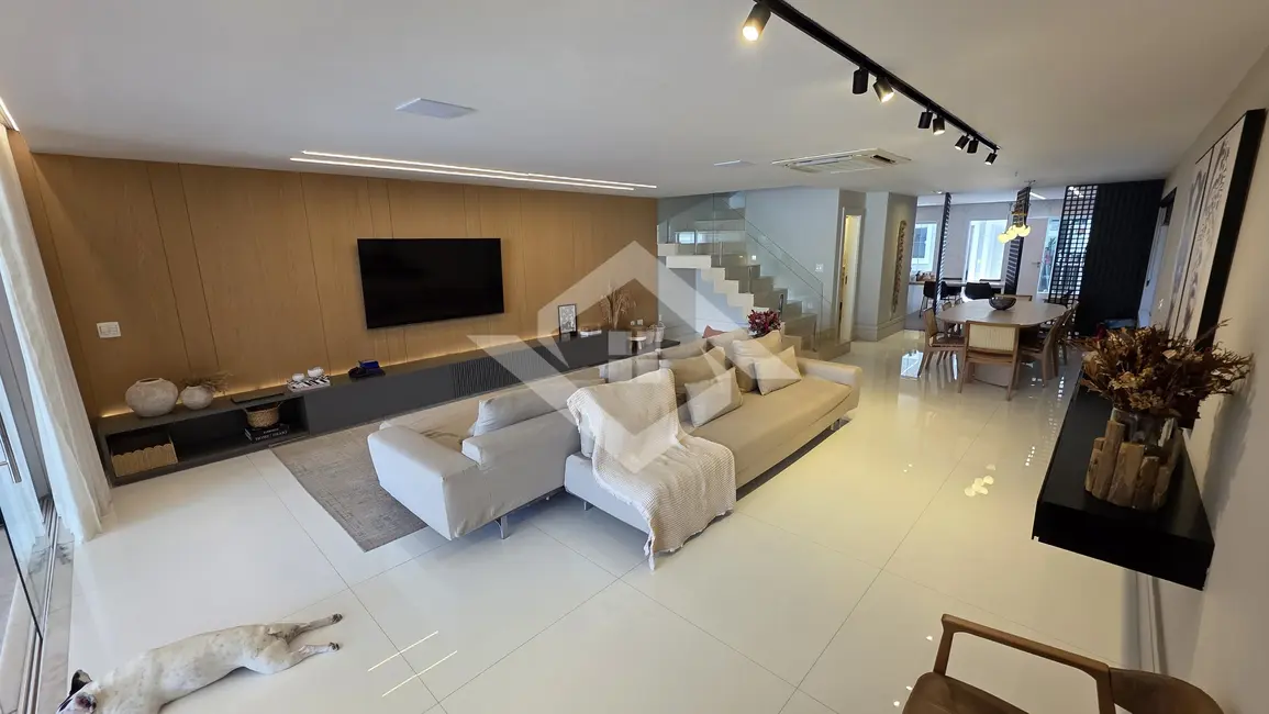 Casa com 4 quartos à venda em Barra da Tijuca, Rio De Janeiro - RJ - imagem 4 Foto 4 de Casa com 4 quartos à venda em Barra da Tijuca, Rio De Janeiro - RJ