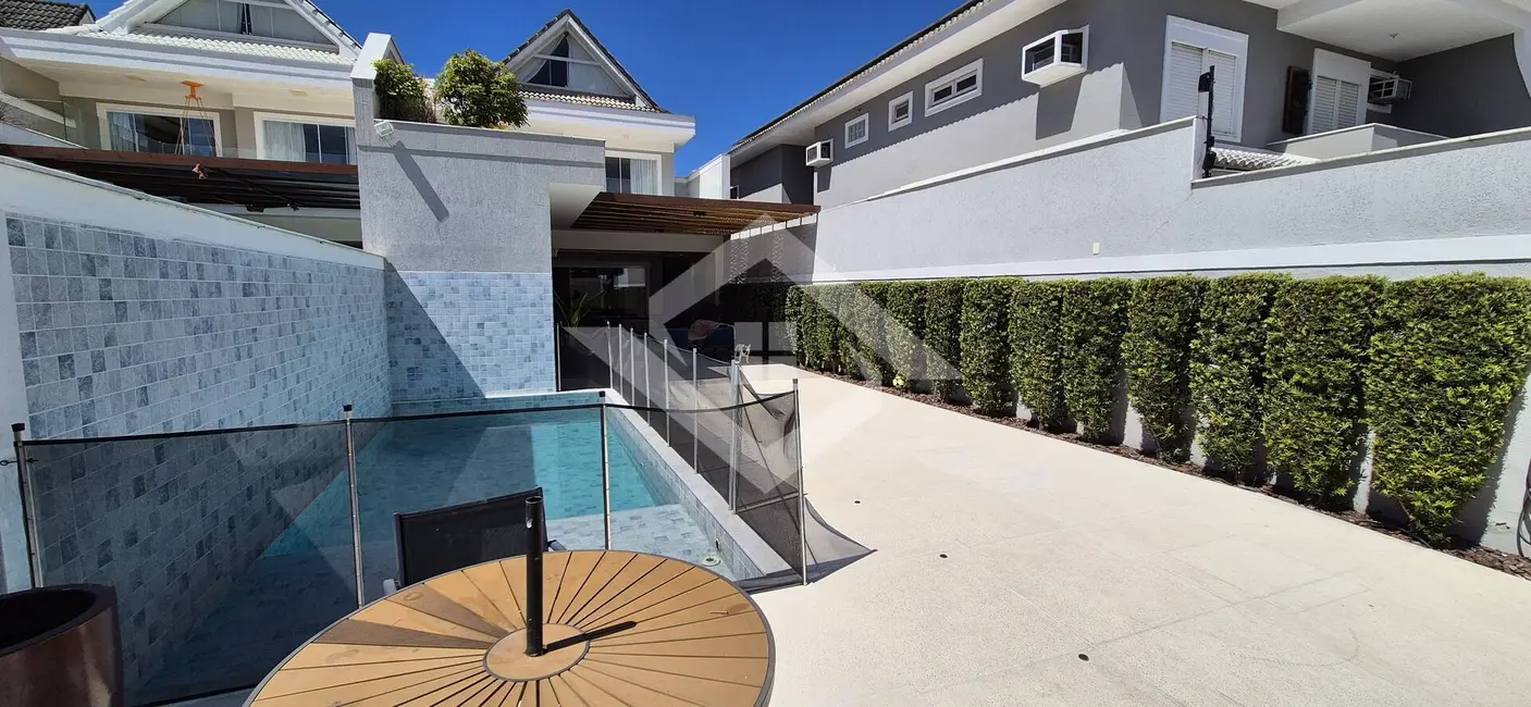 Casa com 4 quartos à venda em Barra da Tijuca, Rio De Janeiro - RJ - imagem 3 Foto 3 de Casa com 4 quartos à venda em Barra da Tijuca, Rio De Janeiro - RJ