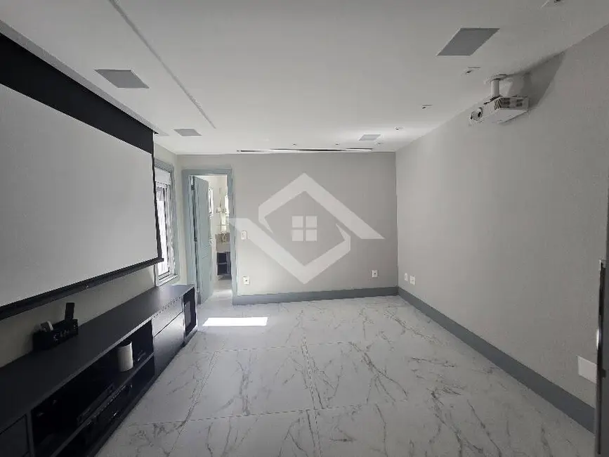 Casa com 5 quartos à venda, 300m2 em Barra da Tijuca, Rio De Janeiro - RJ - imagem 9 Foto 9 de Casa com 5 quartos à venda, 300m2 em Barra da Tijuca, Rio De Janeiro - RJ