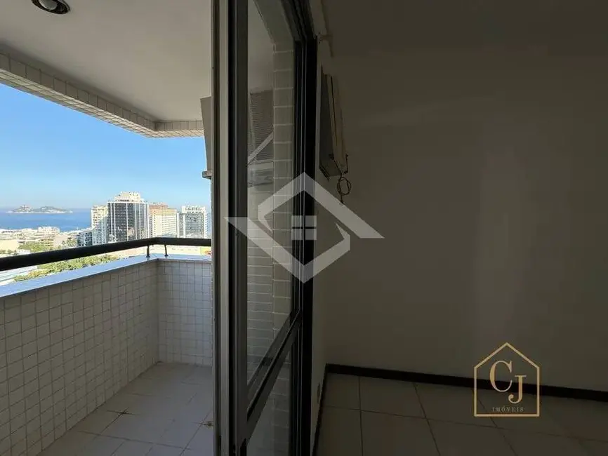 Foto 3 de Apartamento com 2 quartos à venda, 64m2 em Barra da Tijuca, Rio De Janeiro - RJ