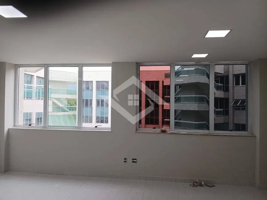 Foto 1 de Sala Comercial para alugar, 30m2 em Recreio dos Bandeirantes, Rio De Janeiro - RJ