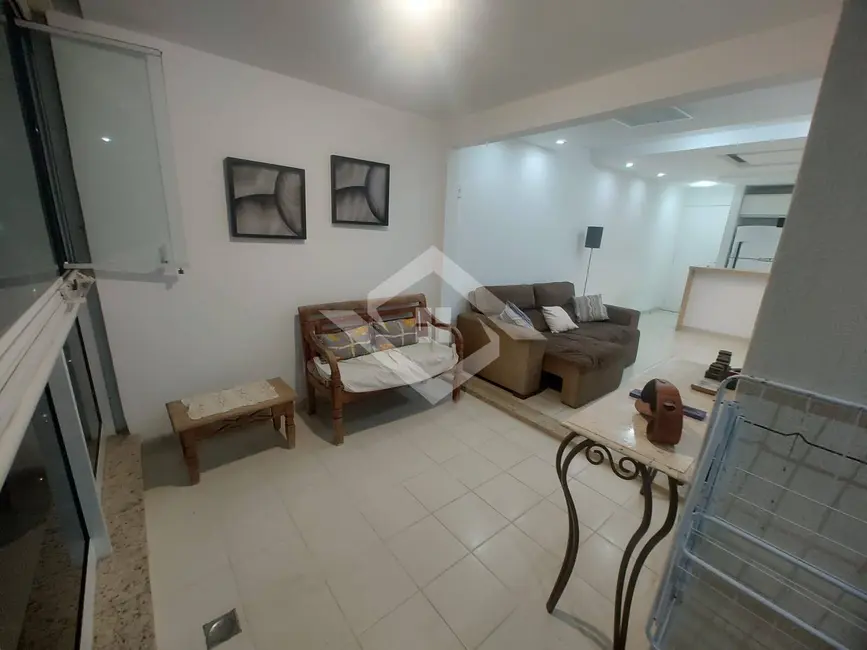 Apartamento com 3 quartos para alugar, 80m2 em Rio De Janeiro - RJ - imagem 5 Foto 5 de Apartamento com 3 quartos para alugar, 80m2 em Rio De Janeiro - RJ