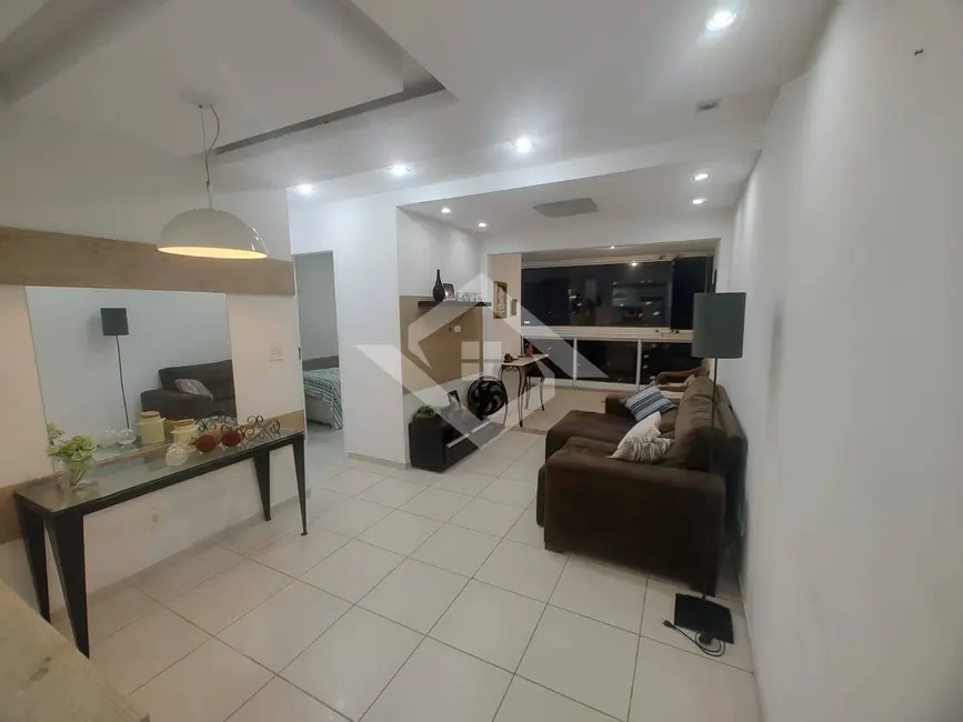 Apartamento com 3 quartos para alugar, 80m2 em Rio De Janeiro - RJ - imagem 1 Foto 1 de Apartamento com 3 quartos para alugar, 80m2 em Rio De Janeiro - RJ