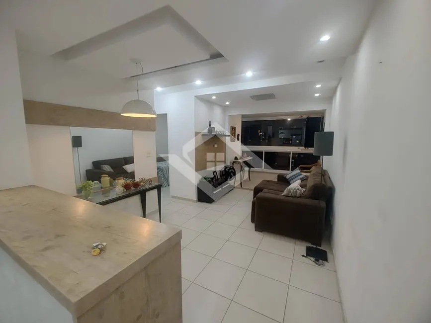 Apartamento com 3 quartos para alugar, 80m2 em Rio De Janeiro - RJ - imagem 4 Foto 4 de Apartamento com 3 quartos para alugar, 80m2 em Rio De Janeiro - RJ