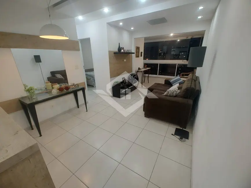 Apartamento com 3 quartos para alugar, 80m2 em Rio De Janeiro - RJ - imagem 3 Foto 3 de Apartamento com 3 quartos para alugar, 80m2 em Rio De Janeiro - RJ