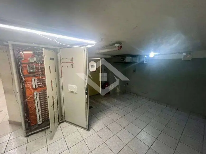 Loja para alugar, 218m2 em Centro, Rio De Janeiro - RJ - imagem 5 Foto 5 de Loja para alugar, 218m2 em Centro, Rio De Janeiro - RJ