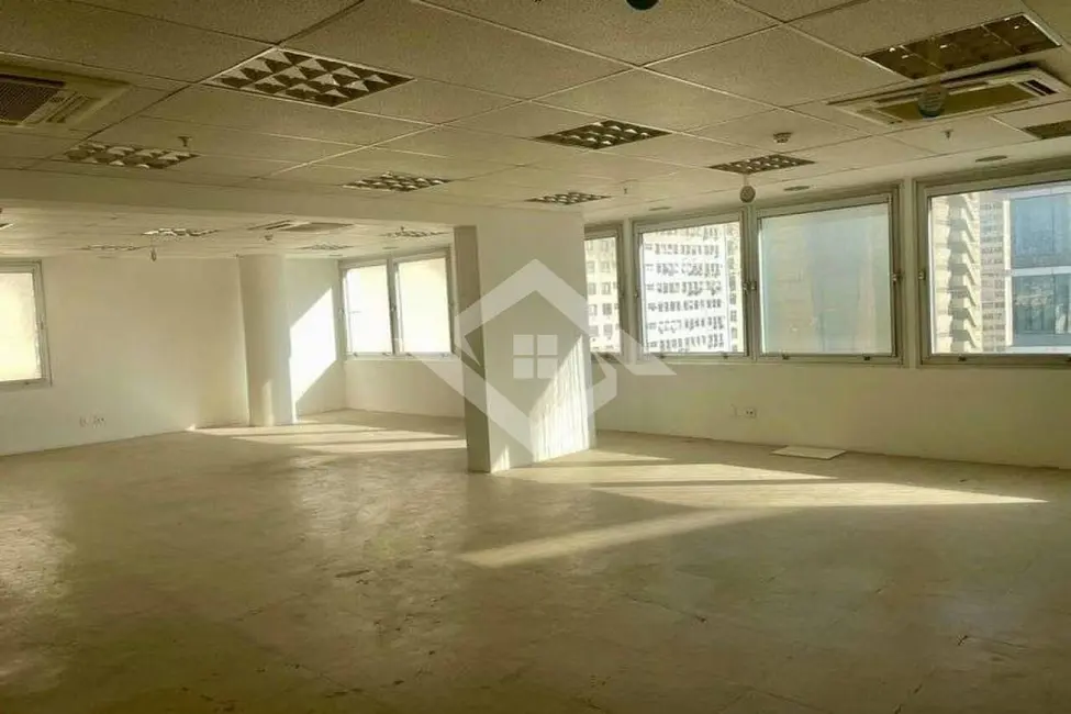 Sala Comercial para alugar, 188m2 em Centro, Rio De Janeiro - RJ - imagem 3 Foto 3 de Sala Comercial para alugar, 188m2 em Centro, Rio De Janeiro - RJ