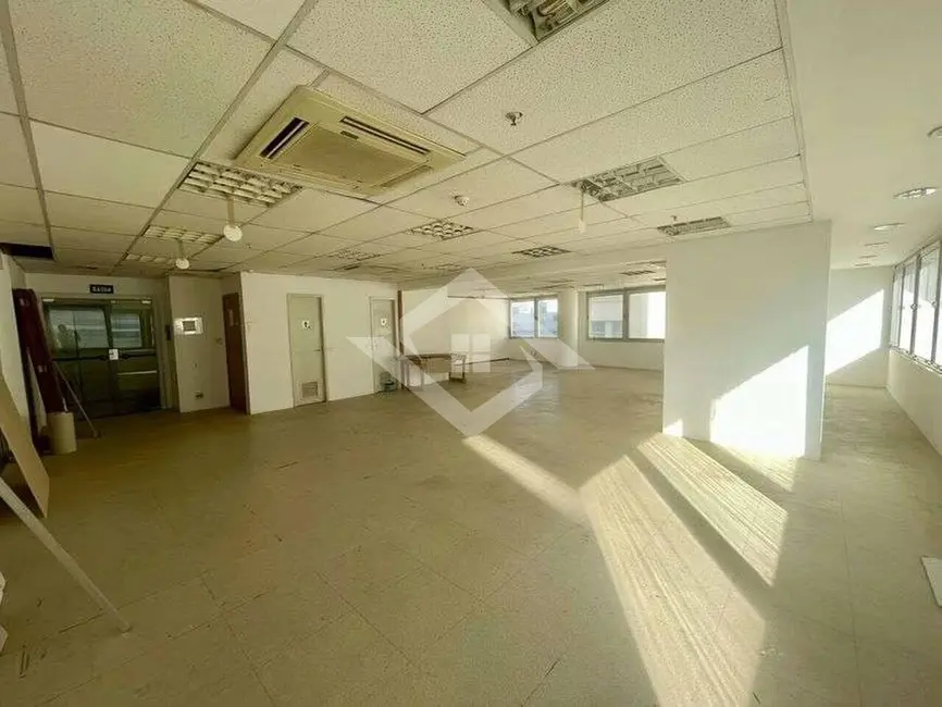 Sala Comercial para alugar, 188m2 em Centro, Rio De Janeiro - RJ - imagem 2 Foto 2 de Sala Comercial para alugar, 188m2 em Centro, Rio De Janeiro - RJ