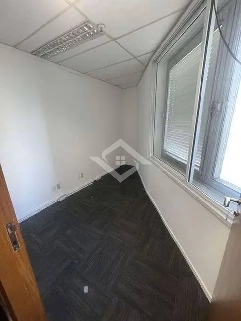 Sala Comercial para alugar, 188m2 em Centro, Rio De Janeiro - RJ - imagem 9 Foto 9 de Sala Comercial para alugar, 188m2 em Centro, Rio De Janeiro - RJ