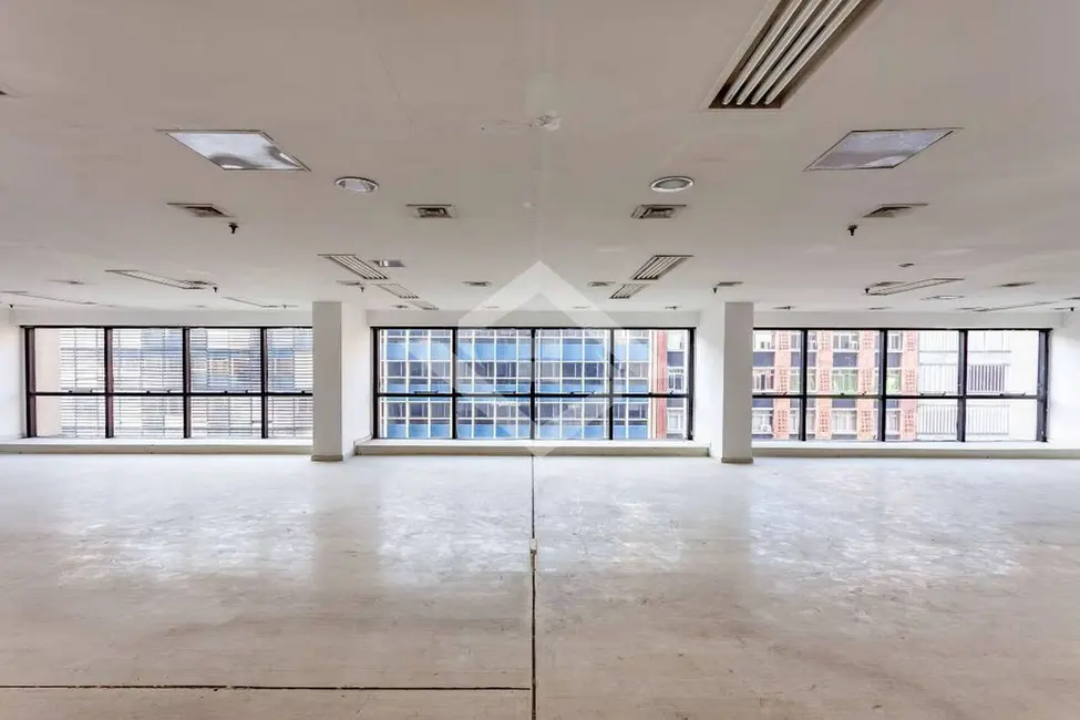 Sala Comercial para alugar, 500m2 em Centro, Rio De Janeiro - RJ - imagem 4 Foto 4 de Sala Comercial para alugar, 500m2 em Centro, Rio De Janeiro - RJ