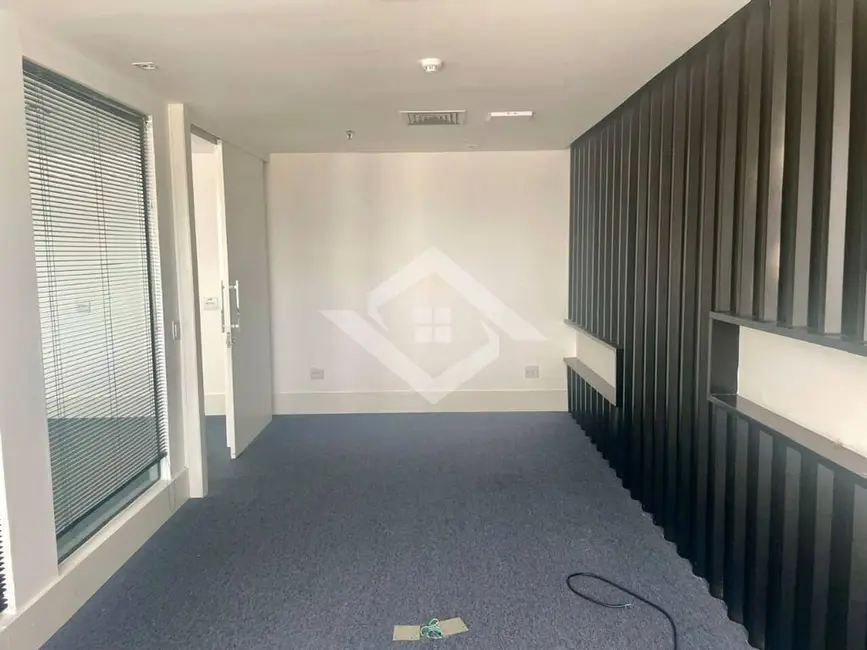 Sala Comercial para alugar, 156m2 em Centro, Rio De Janeiro - RJ - imagem 7 Foto 7 de Sala Comercial para alugar, 156m2 em Centro, Rio De Janeiro - RJ