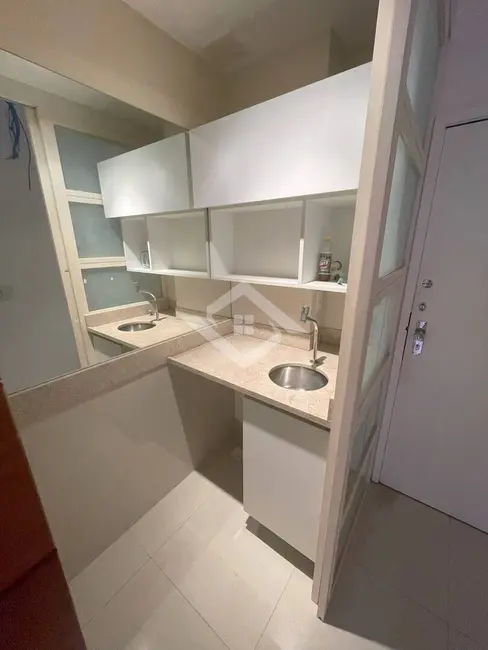 Sala Comercial à venda e para alugar, 72m2 em Centro, Rio De Janeiro - RJ - imagem 5 Foto 5 de Sala Comercial à venda e para alugar, 72m2 em Centro, Rio De Janeiro - RJ