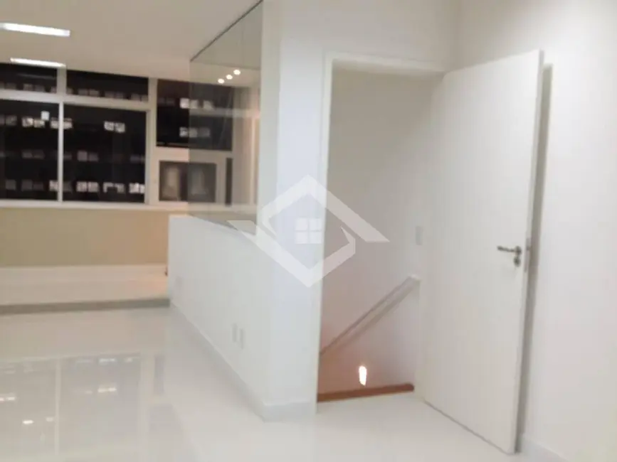 Sala Comercial à venda e para alugar, 72m2 em Centro, Rio De Janeiro - RJ - imagem 2 Foto 2 de Sala Comercial à venda e para alugar, 72m2 em Centro, Rio De Janeiro - RJ