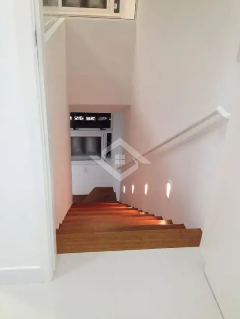 Sala Comercial à venda e para alugar, 72m2 em Centro, Rio De Janeiro - RJ - imagem 3 Foto 3 de Sala Comercial à venda e para alugar, 72m2 em Centro, Rio De Janeiro - RJ