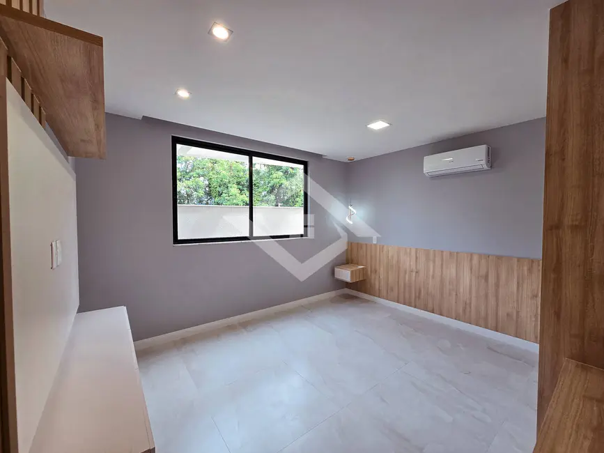 Casa de Condomínio com 5 quartos à venda, 490m2 em Recreio dos Bandeirantes, Rio De Janeiro - RJ - imagem 7 Foto 7 de Casa de Condomínio com 5 quartos à venda, 490m2 em Recreio dos Bandeirantes, Rio De Janeiro - RJ