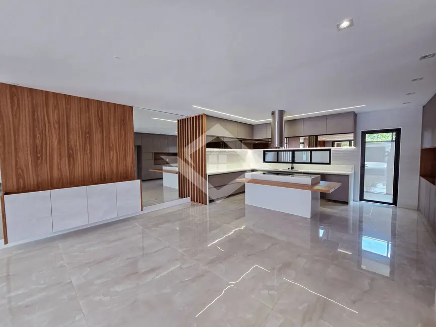 Casa de Condomínio com 5 quartos à venda, 490m2 em Recreio dos Bandeirantes, Rio De Janeiro - RJ - imagem 4 Foto 4 de Casa de Condomínio com 5 quartos à venda, 490m2 em Recreio dos Bandeirantes, Rio De Janeiro - RJ