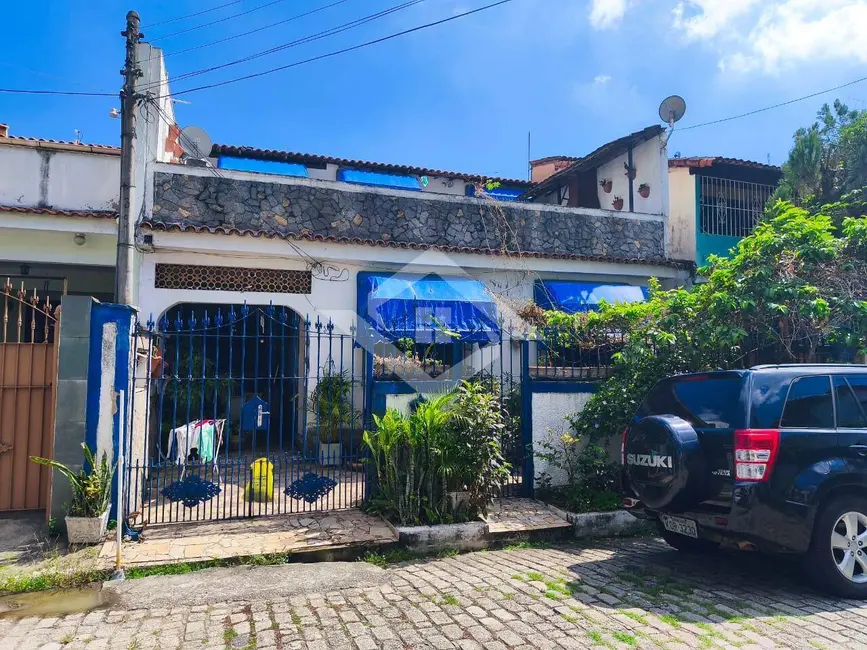 Foto 1 de Casa com 3 quartos para alugar, 120m2 em Santa Rosa, Niteroi - RJ