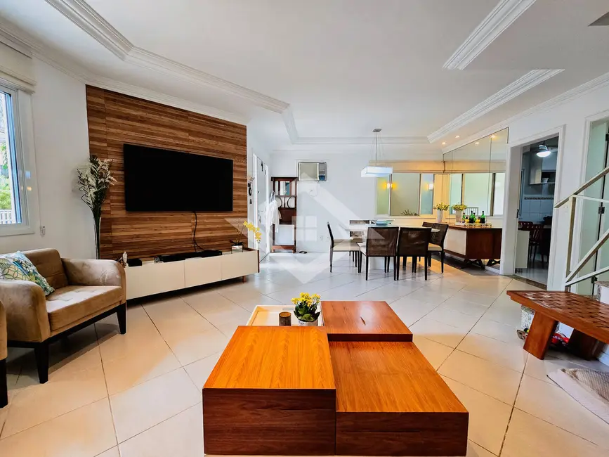 Foto 2 de Casa de Condomínio com 4 quartos à venda, 220m2 em Vargem Pequena, Rio De Janeiro - RJ